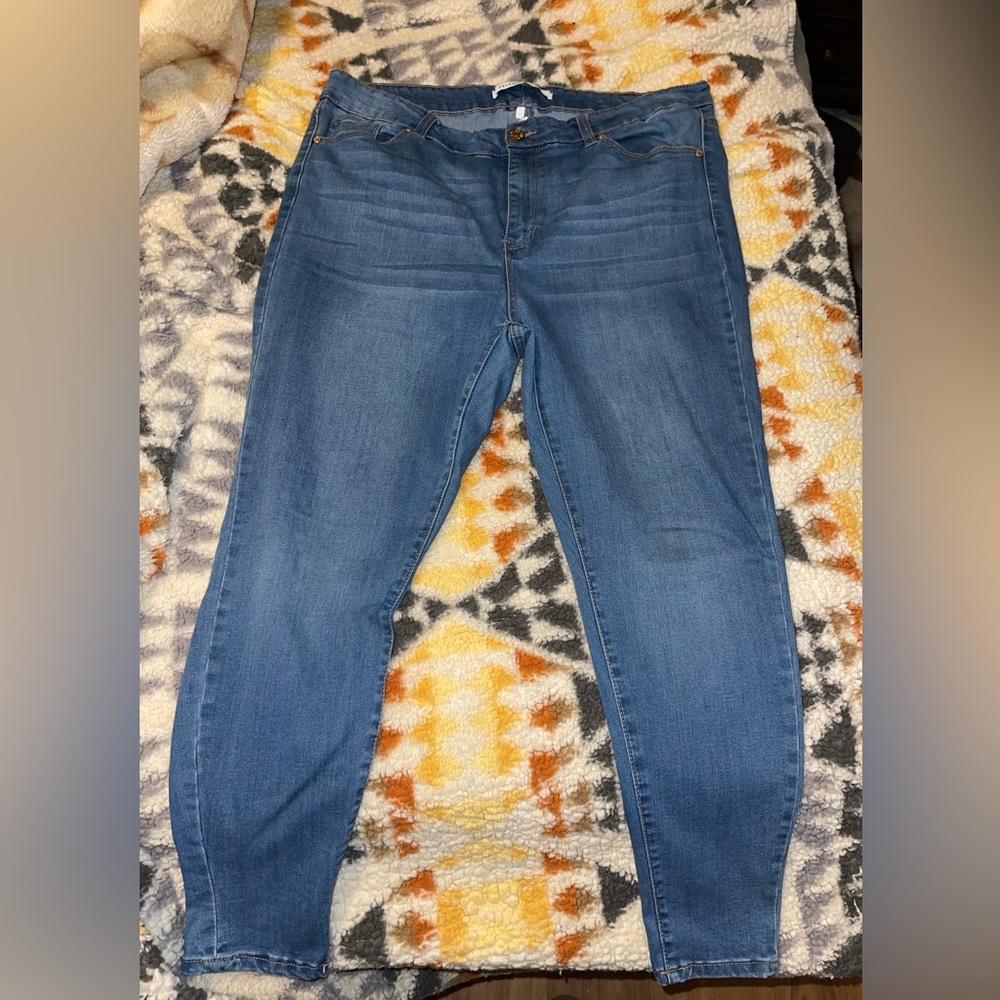 Plus size skinny medium wash jeans